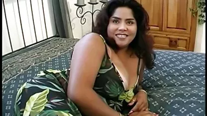 プティロシア人に吸Fucks恋人と一緒に 女 の エロ